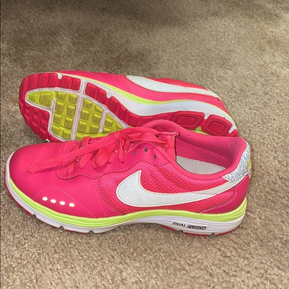 Nike dual fusion